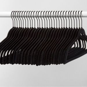 30 black velvet hangers